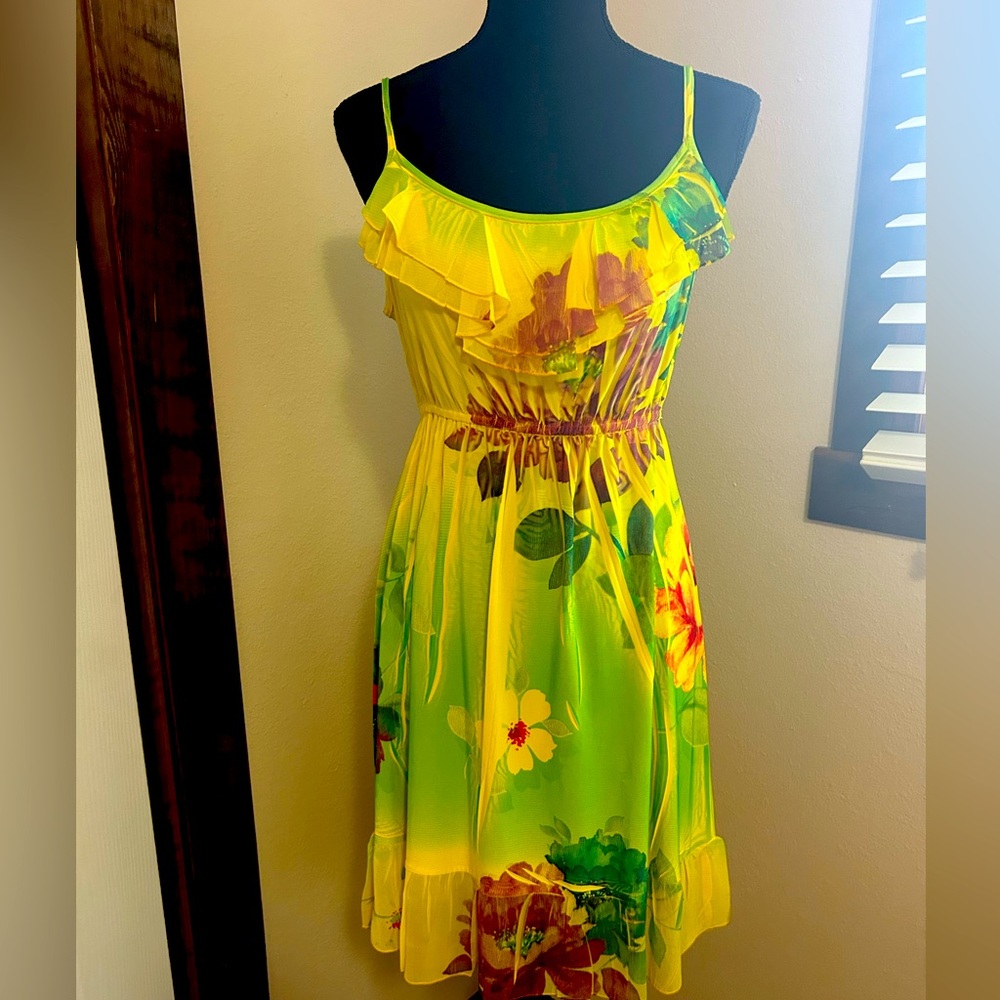 Large yellow 1,2,3 polyester spandex sundress